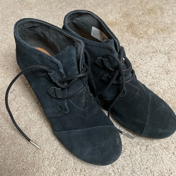 Tom’s Kala Suede Wedge Booties - Picture 4 of 9